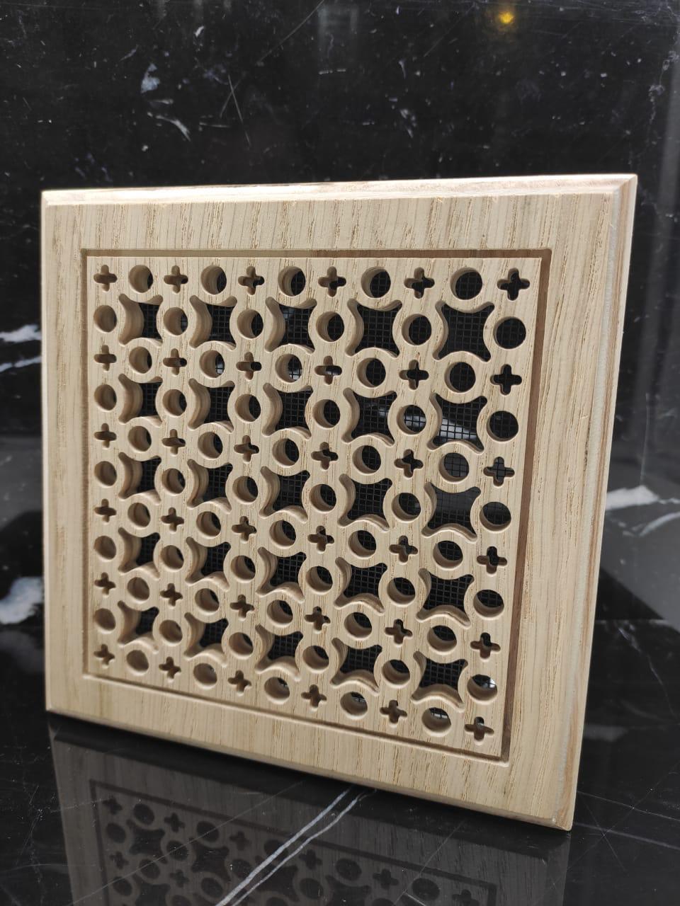 Решетка декоративная деревянная на магнитах Пересвет К-34 150х150мм